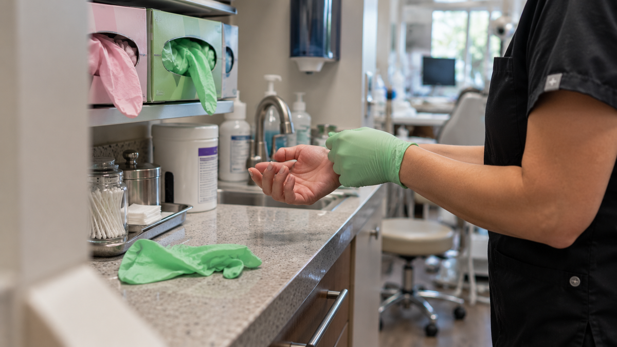 Why Dental Gloves Tear: 7 Costly Causes and Quick Fixes