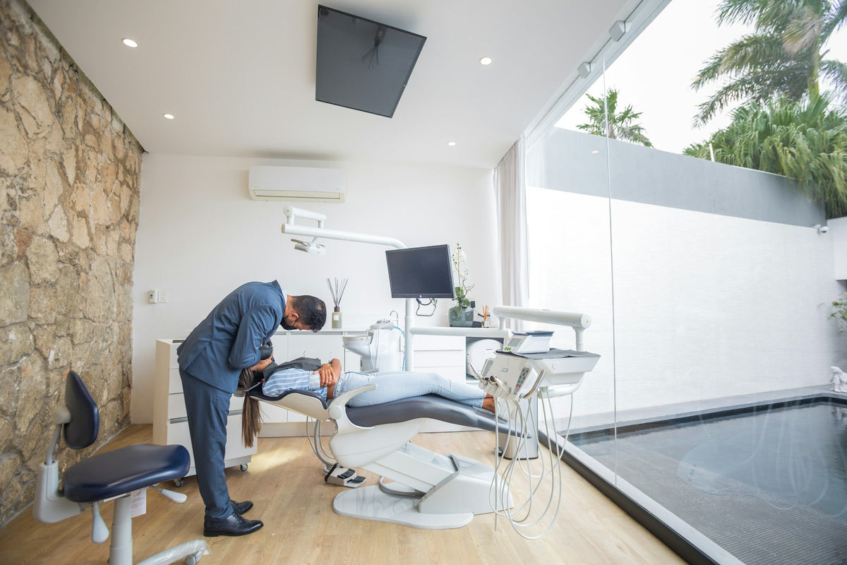 Benefits of Using 1 oz Mixing Cups in Dental Practices - Clinical Supply Company